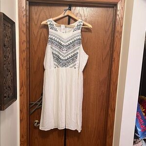 Maurices Women’s New White Dress with Navy Blue and Green embroidery,, size 2,